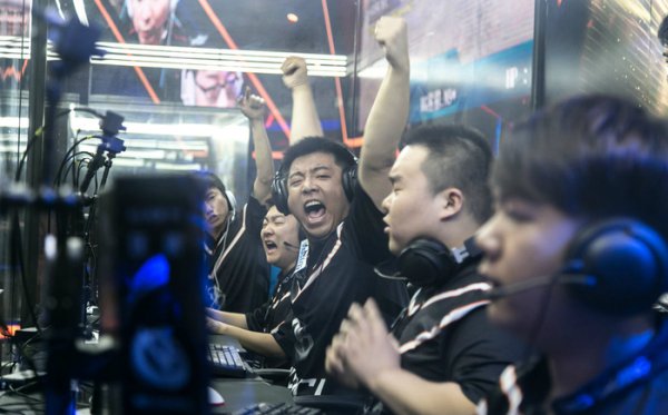 通过此次胜 通过此次胜